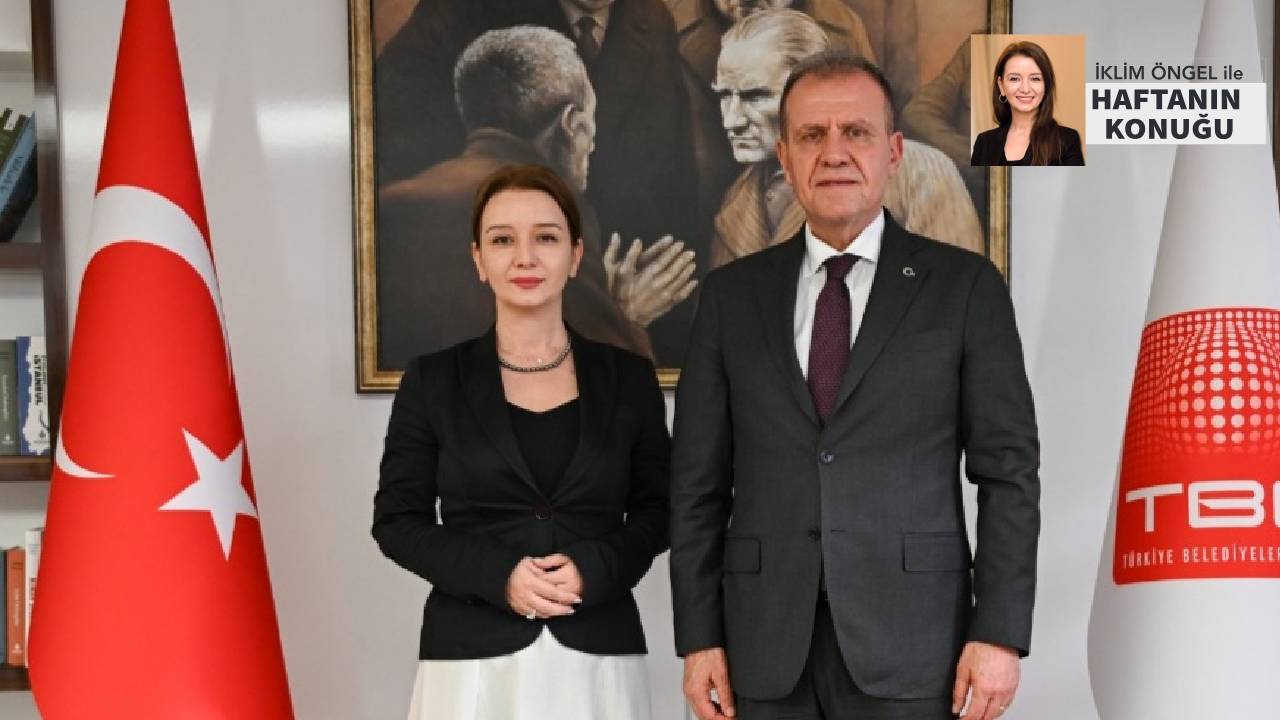 Mersin Büyükşehir Belediye Başkanı Vahap Seçer hem hizmet etmek hem de Türkiye’nin durumunu anlatmak zorunda oldukları söyledi: İktidarın anahtarı belediye başkanları