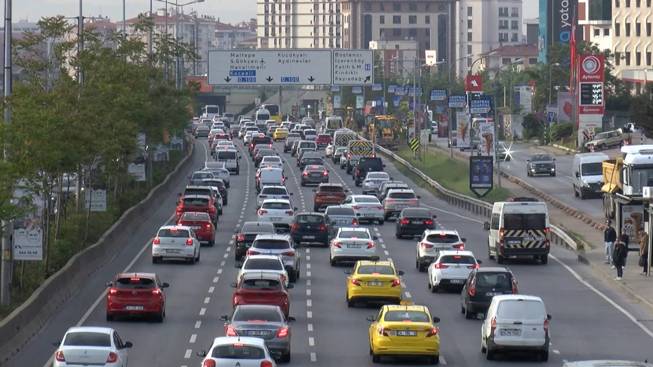 İstanbul'da trafik yoğunluğu yüzde 60'ı geçti!