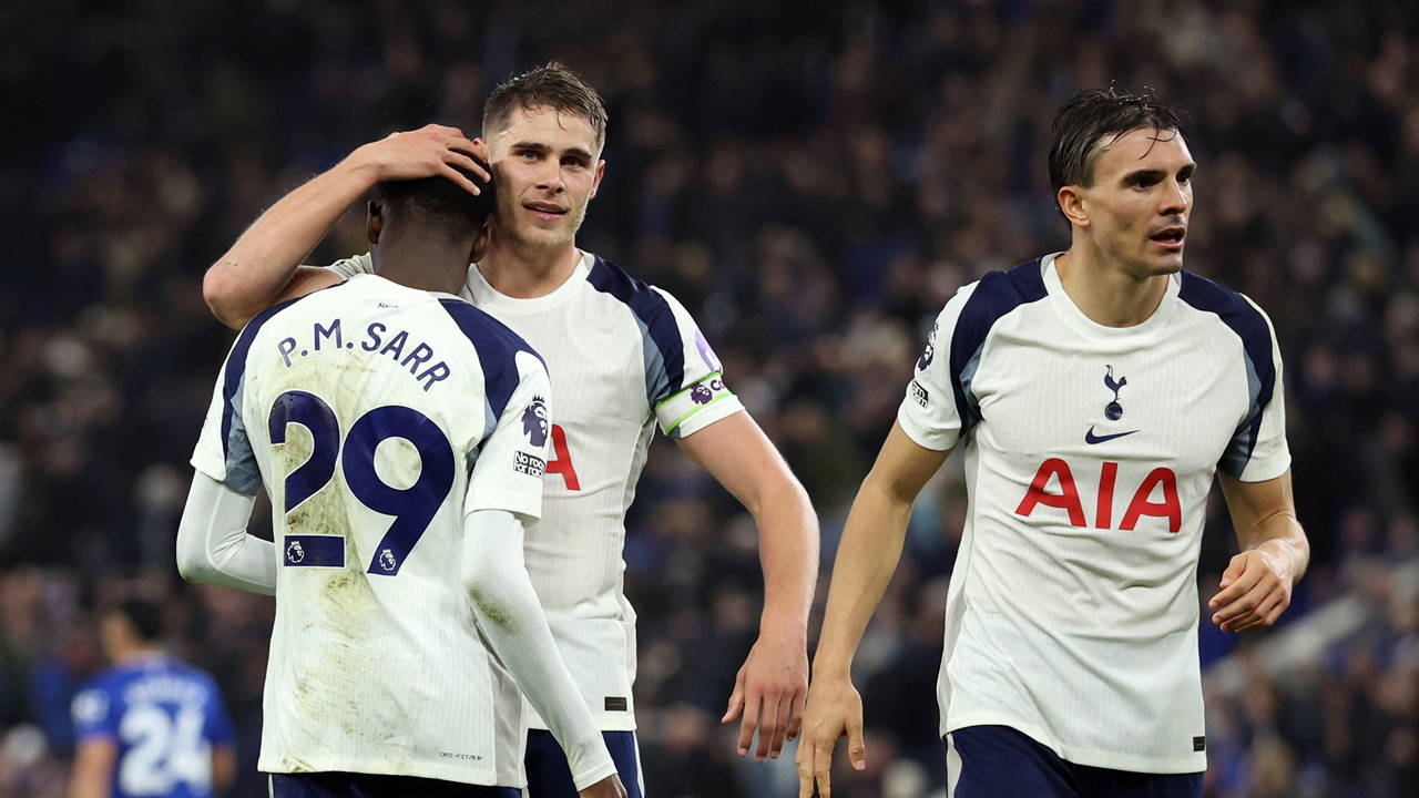 Tottenham, Everton'u deplasmanda üçledi!