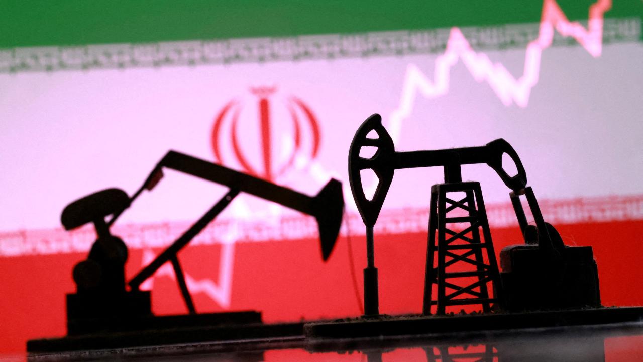 İran’dan ABD ablukasına meydan okuma: Petrol satmaya devam ediyoruz