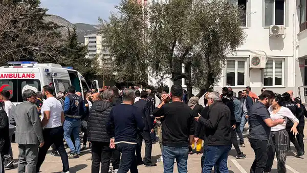 Kahramanmaraş'taki saldırıda tek çocuğunu kaybeden baba olay anını anlattı: 'İlk önce matematik öğretmenini vuruyor...'