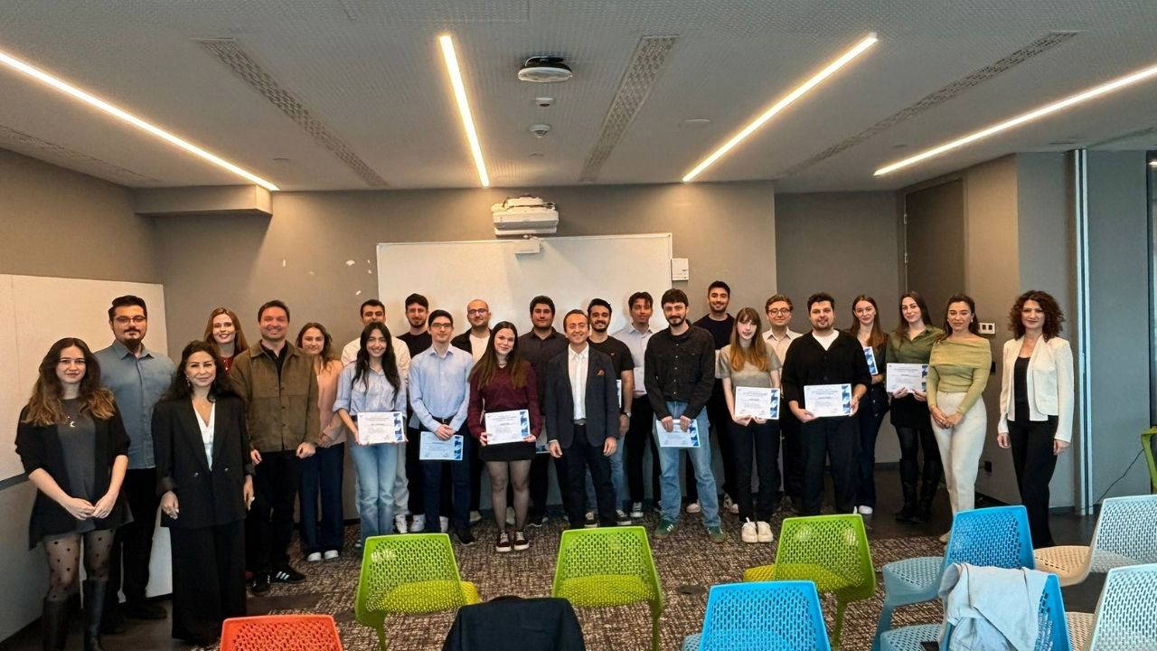 SAP Türkiye’den bir ilk: Genç profesyoneller, üretken yapay zeka sertifikasıyla mezun oldu
