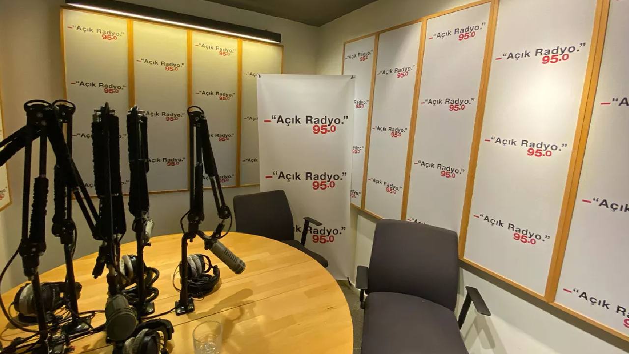 Açık Radyo, RTÜK'ün lisans iptali kararını AYM'ye taşıdı