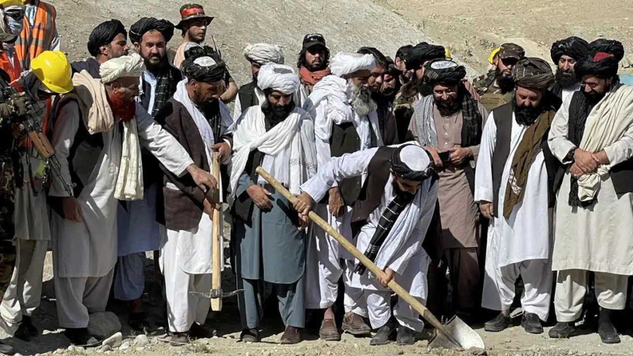 Taliban iddiası meclis gündeminde: Türkiye'ye işçi mi gönderecekler?