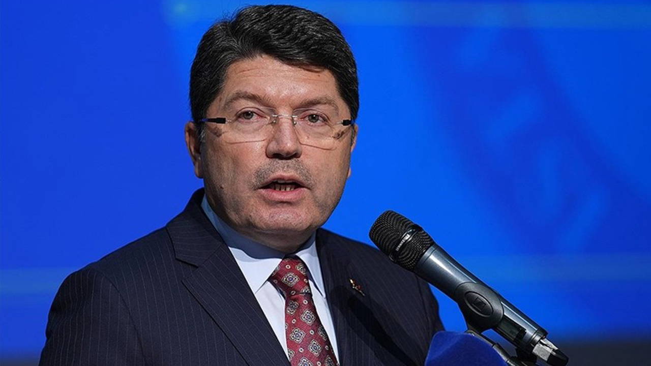 Terör örgütü PKK silah bıraktı, Adalet Bakanı Yılmaz Tunç canlı yayında konuştu: 'Bu süreç şehit ailelerimizi incitecek bir süreç değil'