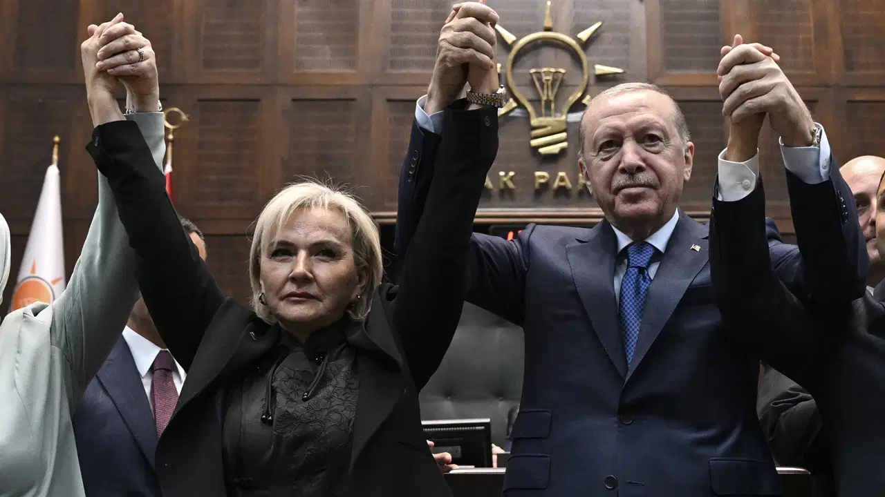 CHP'den AKP'ye Geçiş: 'Zorunda Kaldım' İfadesi