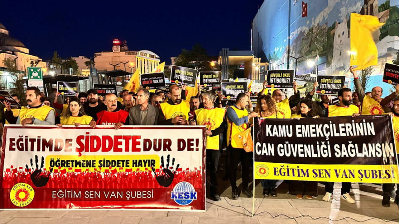 Van'da saldırıya uğrayan öğretmenler için yürüyüş