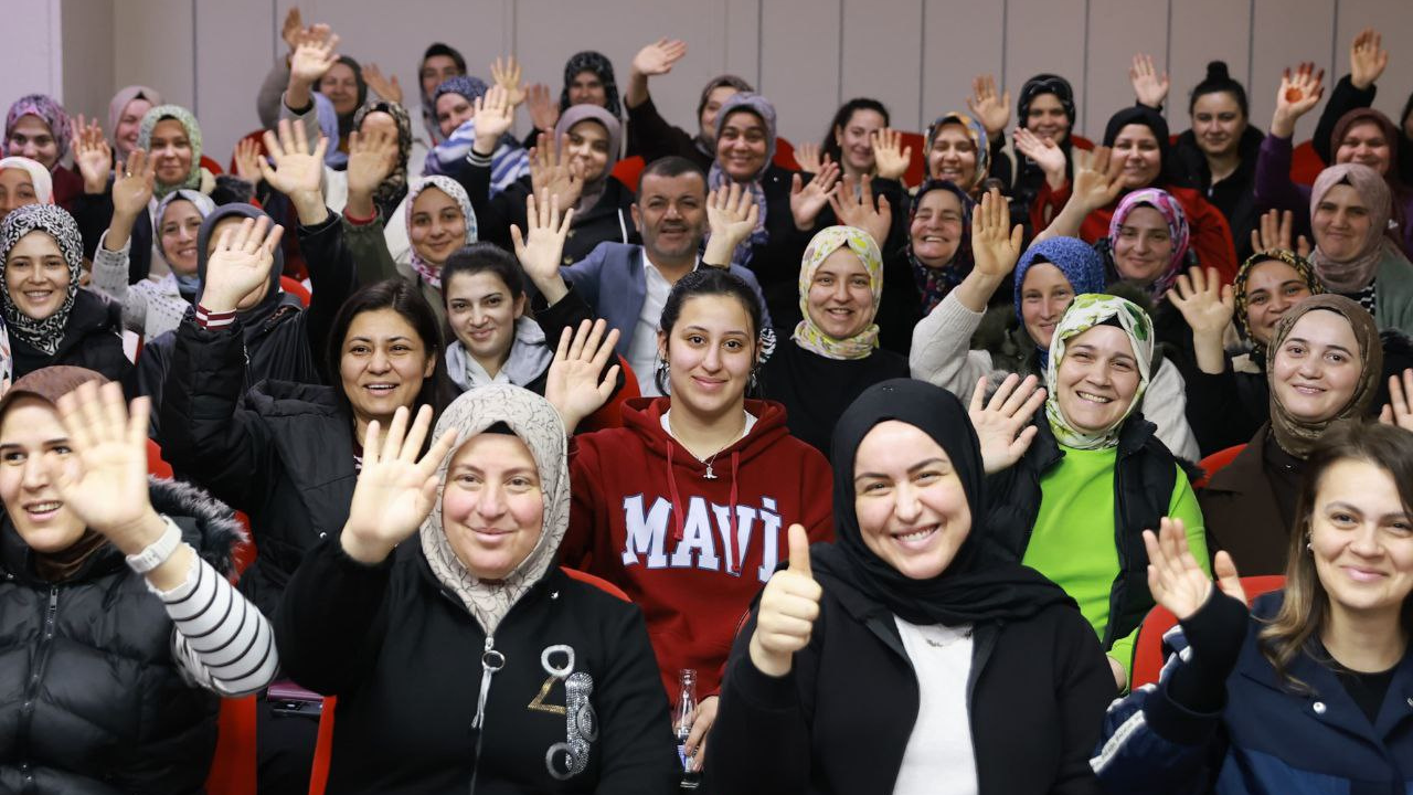 Denizli Büyükşehir ile yüzmeyi öğrendiler