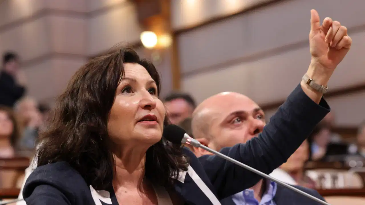 İBB Meclisi’nde AKP'ye yanıt verdi: 'Hazmedeceksiniz! Cumhuriyet Halk Partisi, Türkiye'nin 1’inci partisi!'