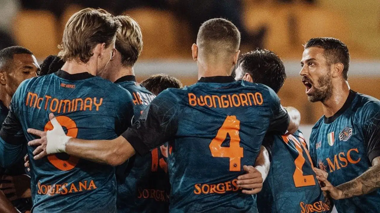 Napoli, Lecce'ye karşı zorlansa da kazandı!