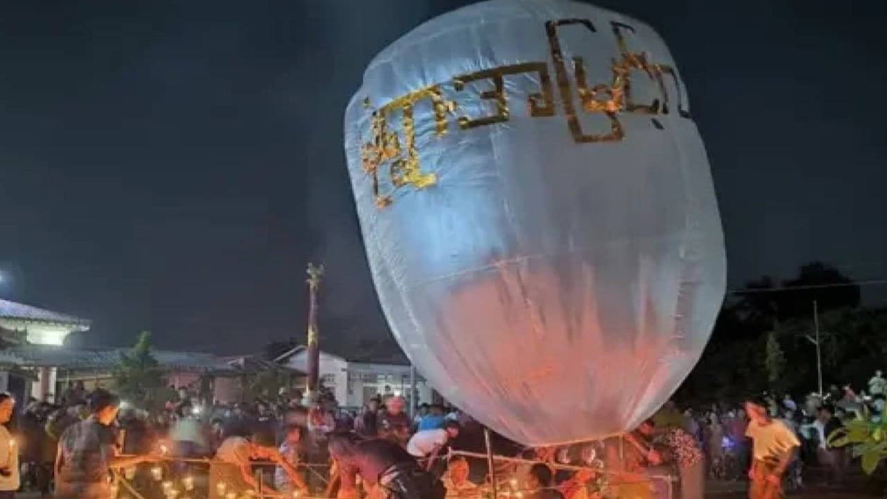 Myanmar askeri yönetimi, Budist festivale düzenlenen bombalı saldırıyı üstlendi