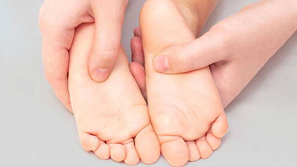 Düz tabanlıkta erken müdahale kalıcı sorunları önleyebilir