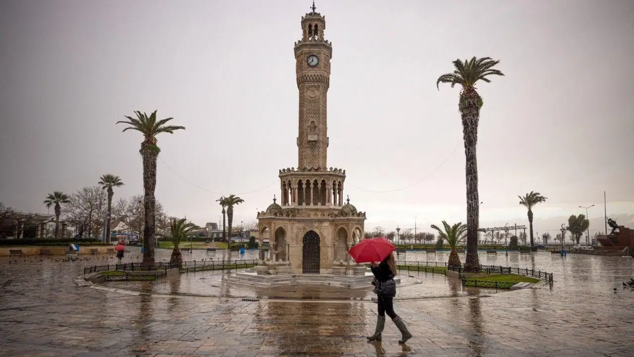 İzmir’de yağış alarmı sürüyor