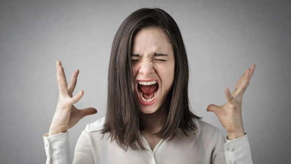 Anlık öfke patlamalarıyla ortalığı yakan 3 burç: Bu burçlar bir anda parlamasıyla biliniyor