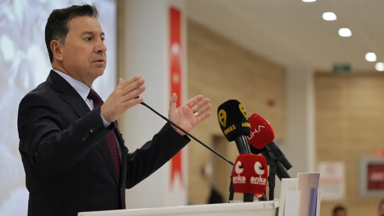 Ahmet Aras çiftçilerle buluştu: Tarımın içinden gelen bir Tarım Bakanımız olacak