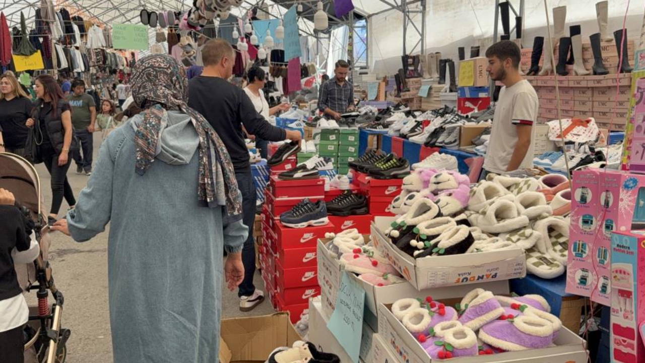 Tarihi panayırda satışa sunulan taklit ürünler tepki topladı 