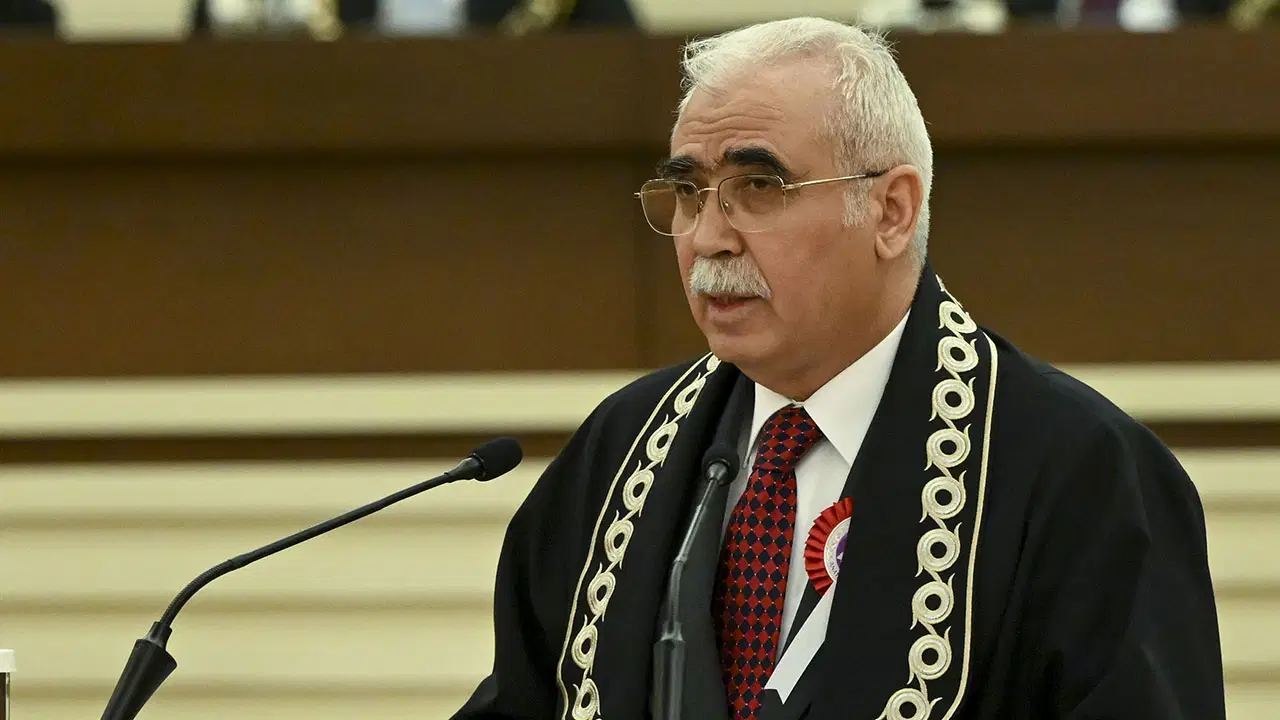 AYM Başkanı Kadir Özkaya, konuşmasında Ulu Önder Atatürk’e değindi ancak konuşma kitapçığında Atatürk geçirilmedi