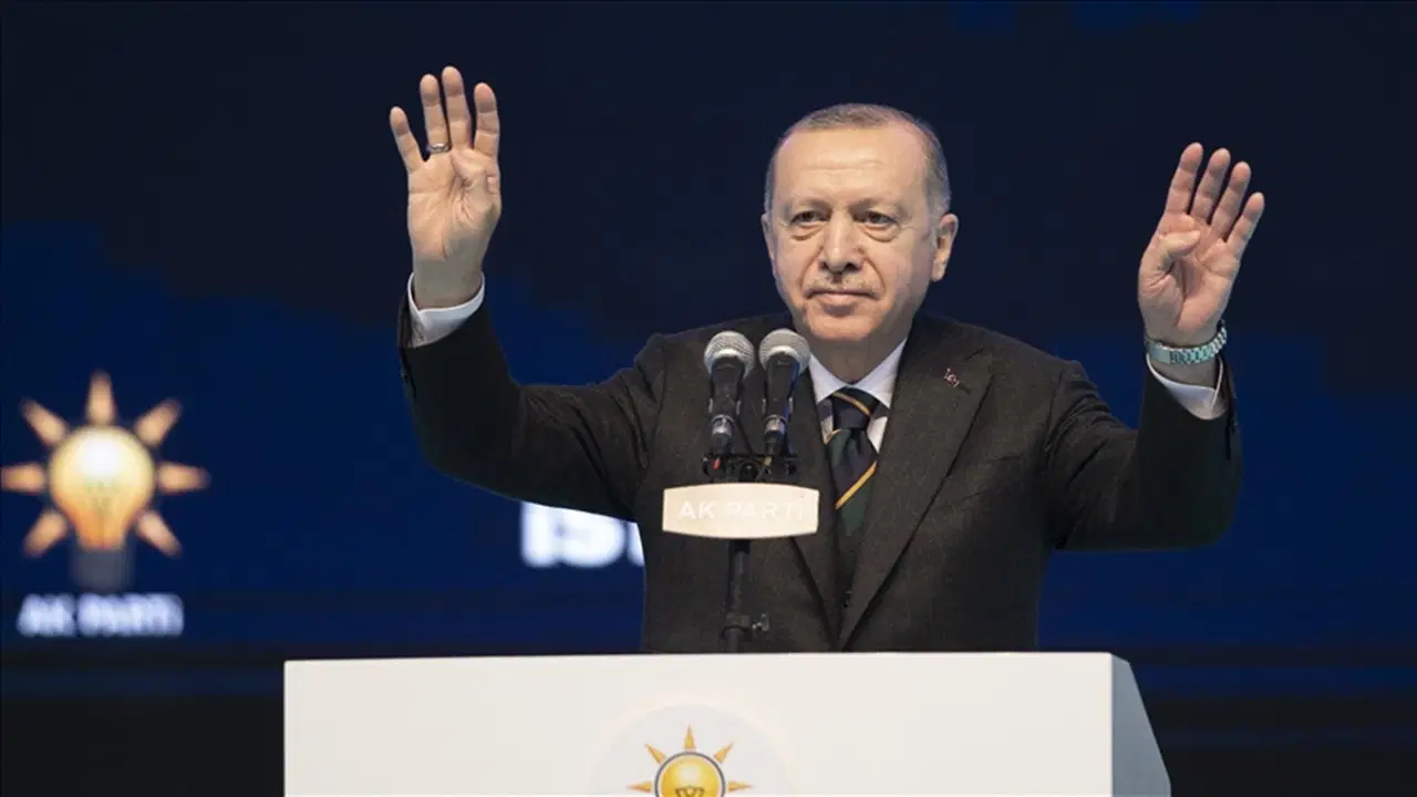 AKP'nin yeni şarkısı paylaşıldı: 'Efsane Büyük Başkan'