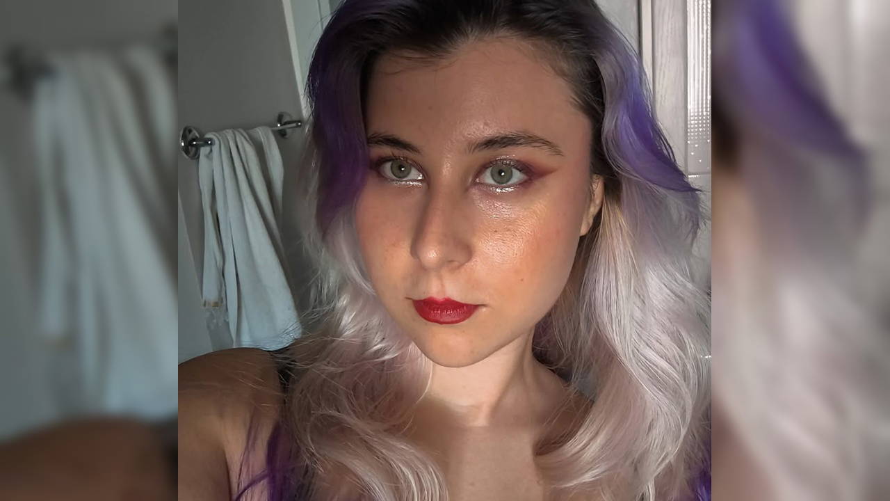 20 yaşındaki genç kadın arkadaşının evinde ölü bulundu