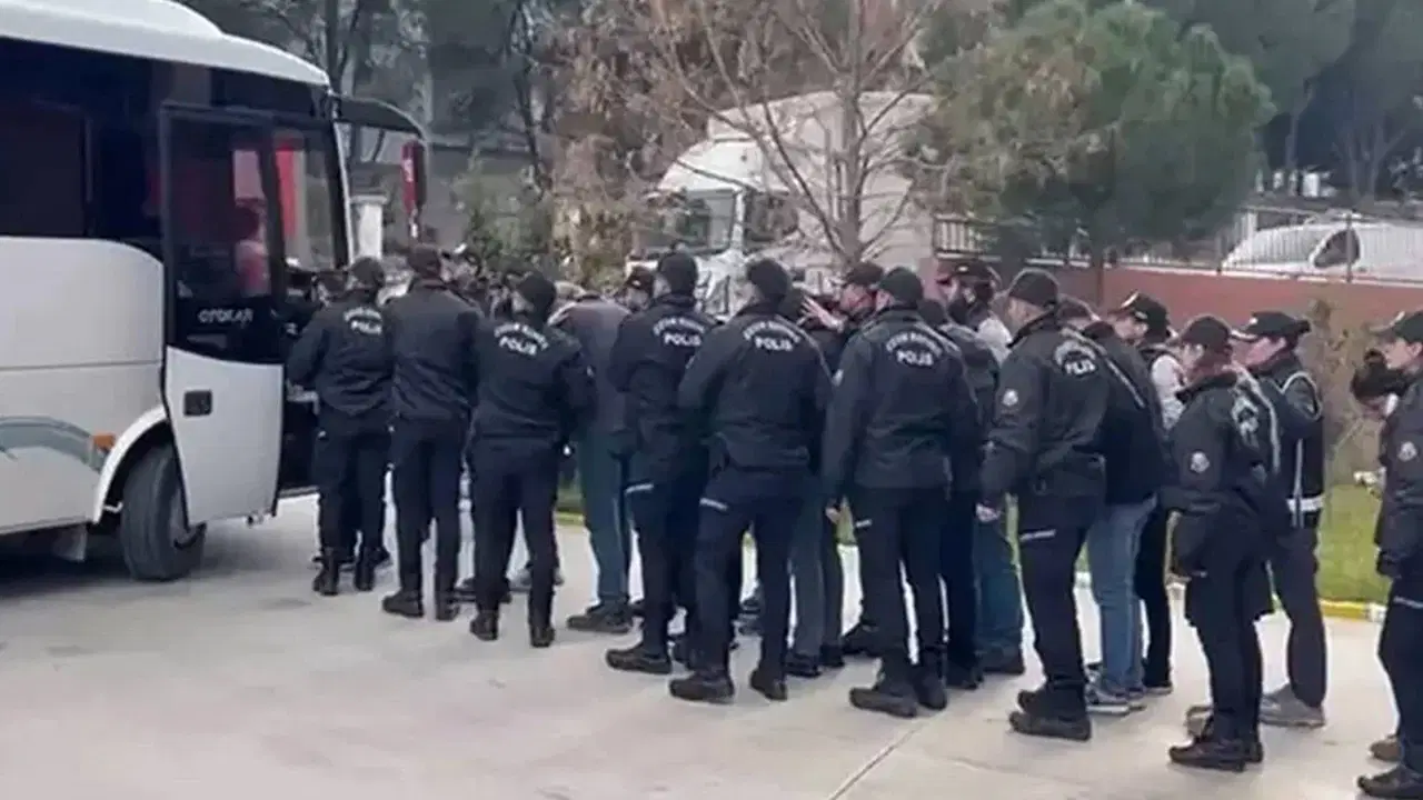 Manisa'da 'kara para' operasyonu: 15 kişi gözaltında