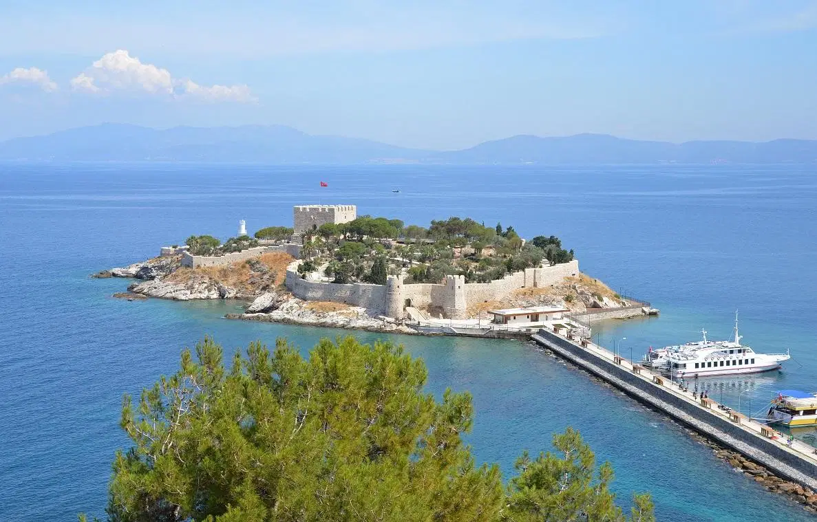 Kuşadası Belediyesi’nden "Güvercinada Kalesi" için hukuk mücadelesi