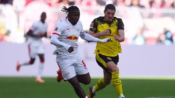 Borussia Dortmund sahasında Leipzig'e diş geçiremedi!