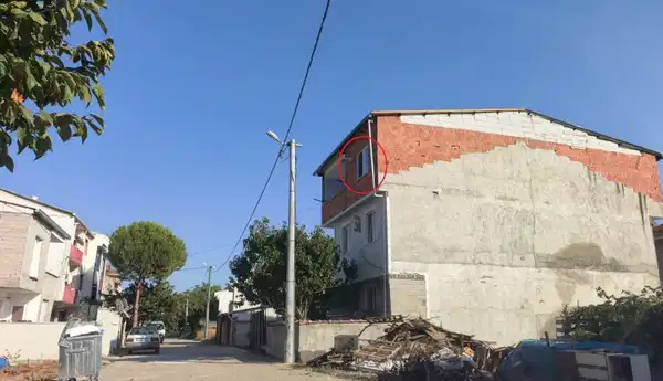 2 yaşındaki Ali 3. kattan düşerek ağır yaralandı