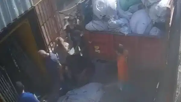 1 kişi ağır yaralanmıştı: Gaziosmanpaşa'da yük asansörünün düştüğü anlar ortaya çıktı