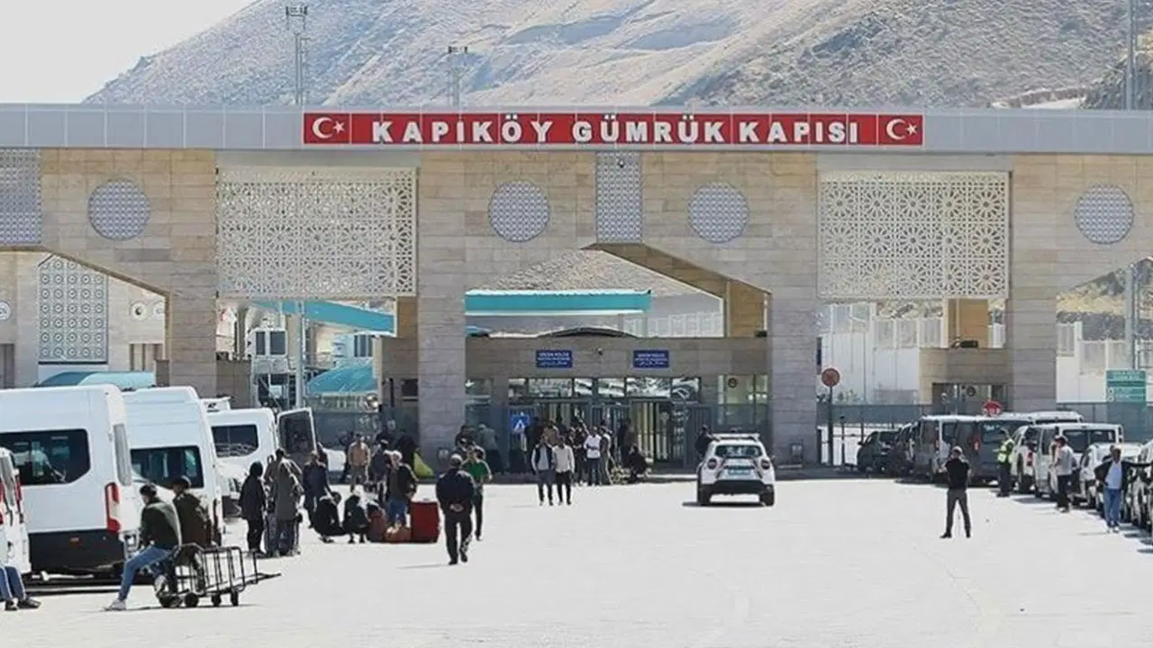 İran sınırında giriş-çıkış yapan kişi sayısı açıklandı