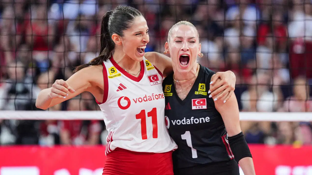 Gizem Örge'den şampiyonluk sözleri: 'Evimizde İstiklal Marşı okumak hayalimdi'