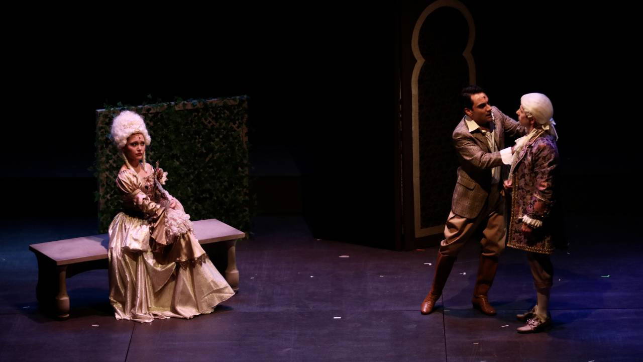 Hollywood'un romantik komedisi "Singin' in the Rain" müzikali sanatseverlerle buluşacak