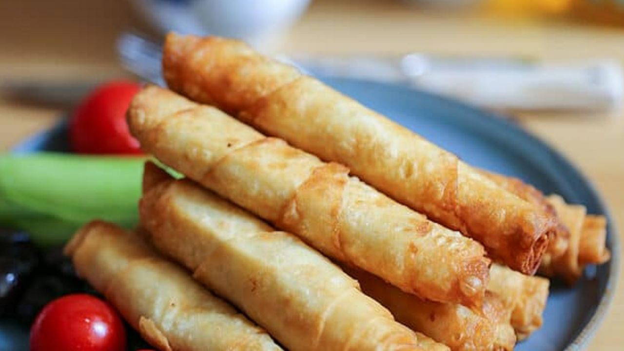 Her lokması lezzet patlaması: Çıtır çıtır kalem börek tarifi