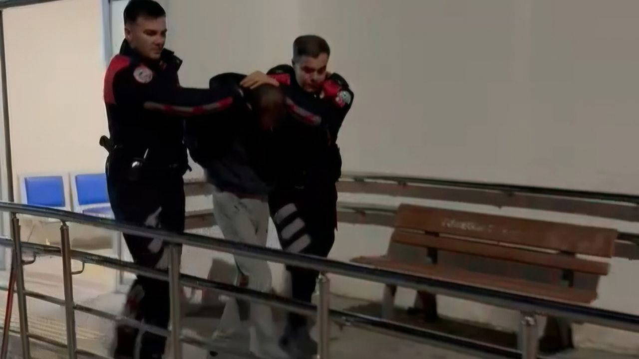 Adana'da yaşandı: Küfürleştiği arkadaşını tabanca ile yaraladı