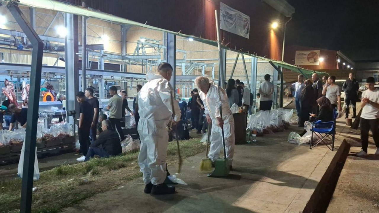 İBB hijyen ekipleri bayram boyunca görev başında