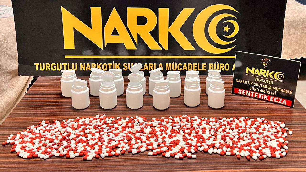 Manisa'da 1730 sentetik hap ele geçirildi: 5 tutuklama
