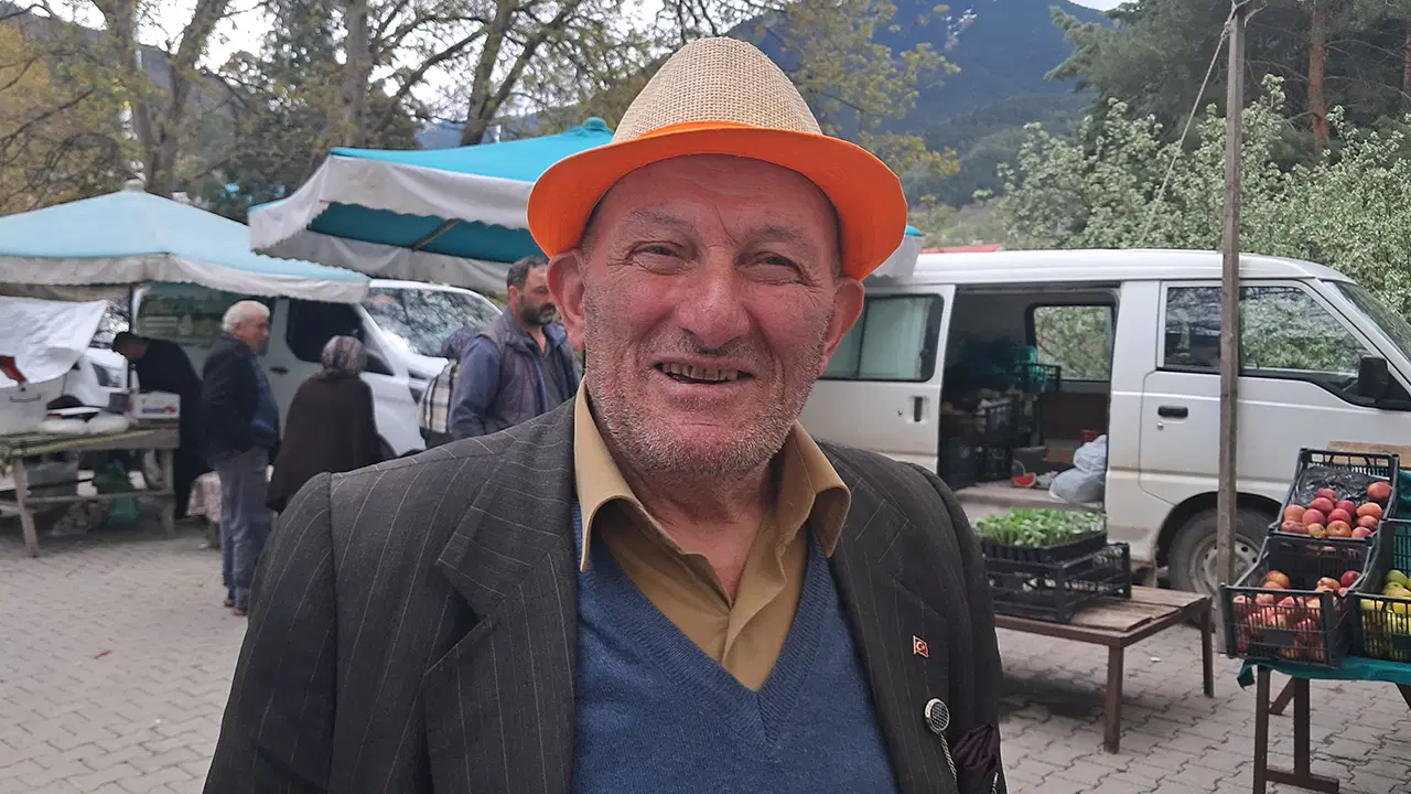 Şavşat'ta yurttaş pahalılıktan dertli: 'Otelde kalıyorum, yarı tok yaşayıp gidiyoruz'