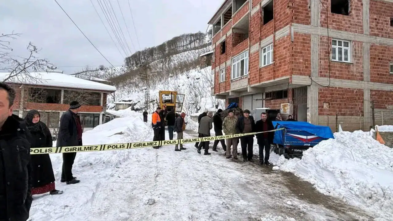 Kar küreme aracının çarptığı kişi hayatını kaybetti!