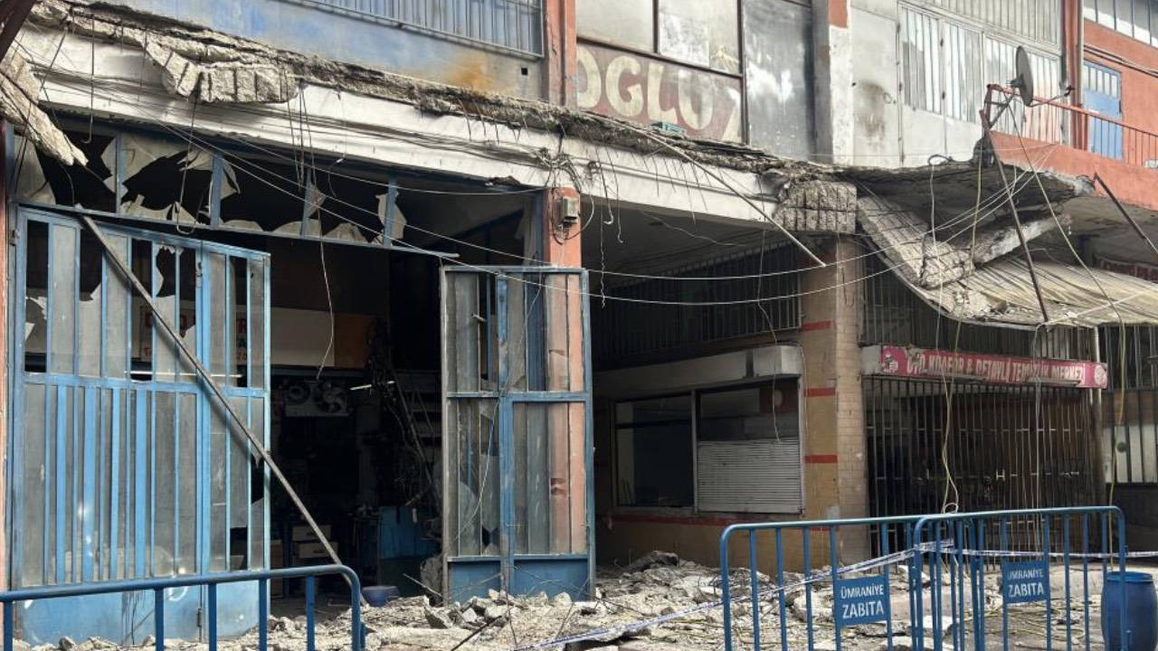 Sanayi sitesinde balkon çöktü: 3 yaralı