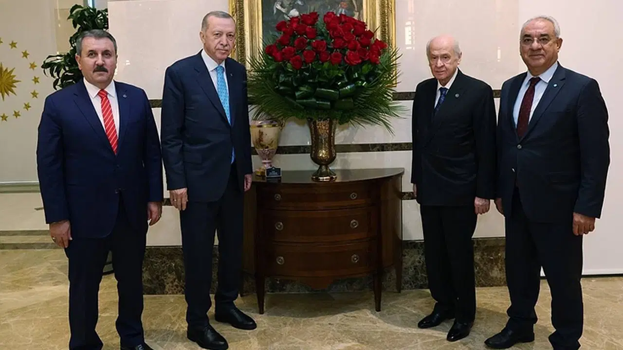 Cumhur İttifakı'nı destekleyen partiden Bahçeli'ye 'Öcalan' çıkışı: 'En hafif deyimiyle milletin aklıyla alay etmek demektir'