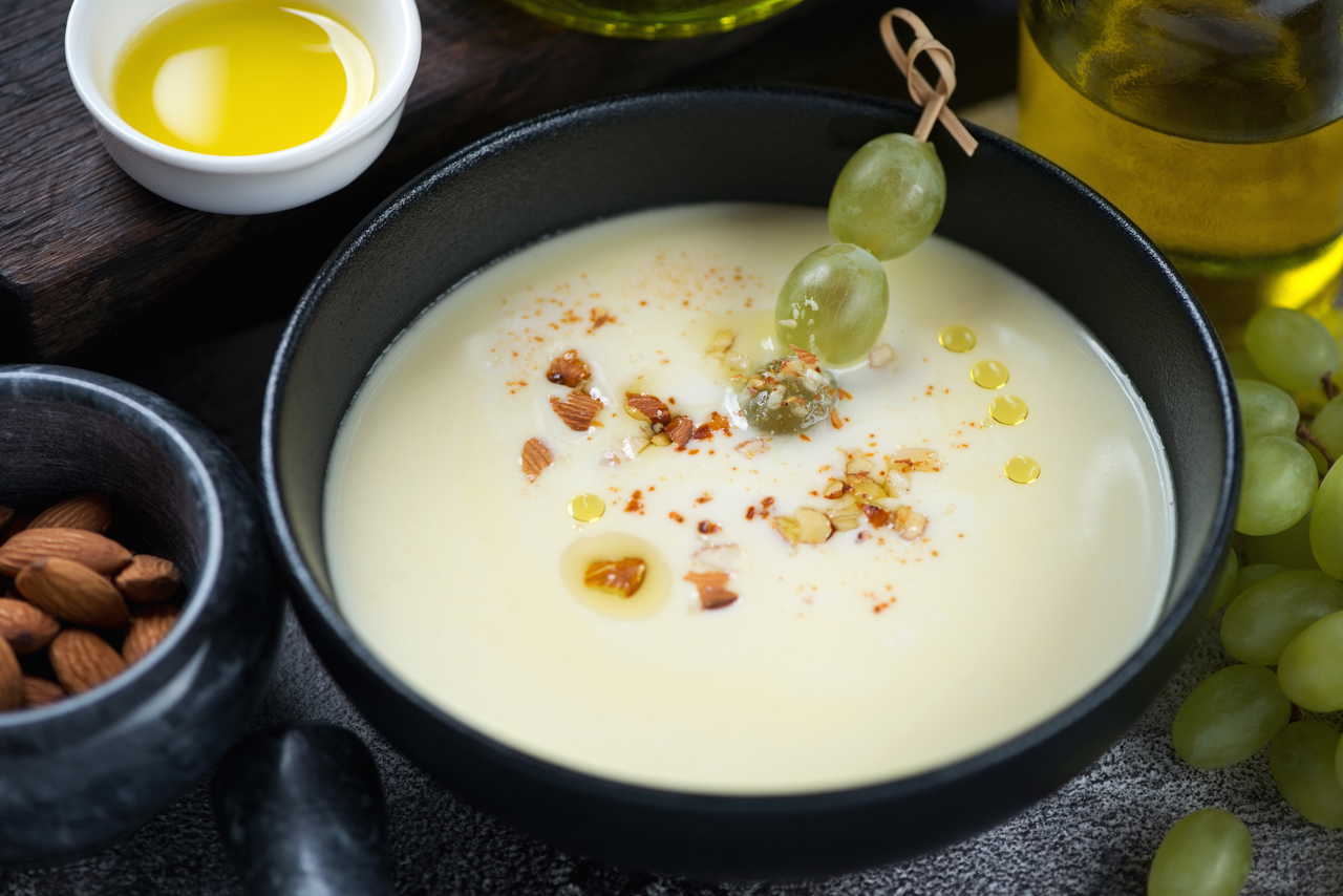 İspanyol mutfağının ferahlatıcı lezzeti: Ajoblanco tarifi