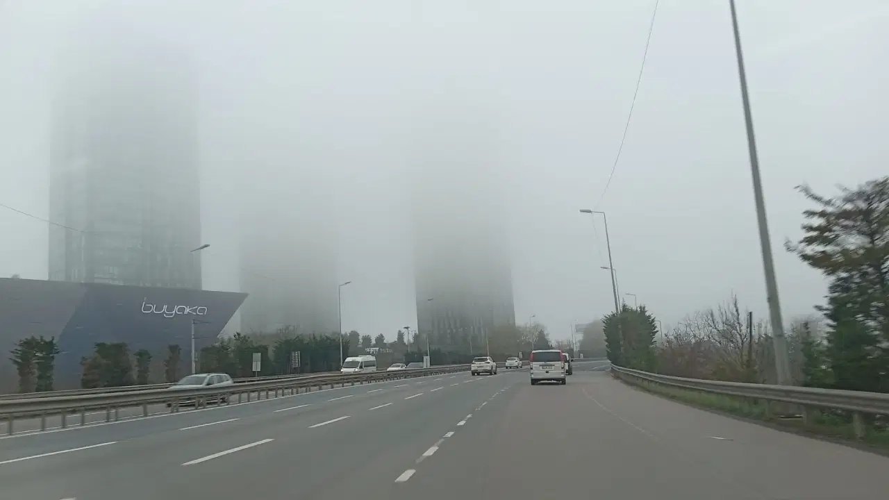 İstanbul'da sis etkili oluyor