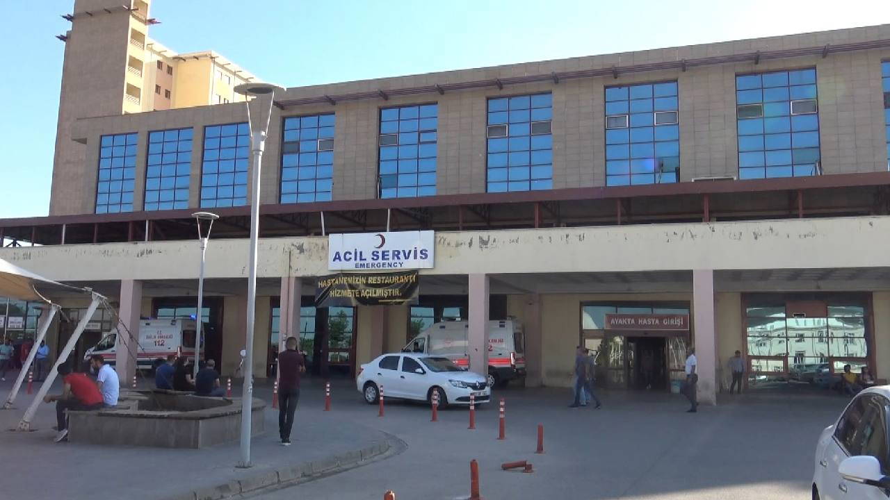 Psikiyatri kontrolü öneren doktora saldırdılar!