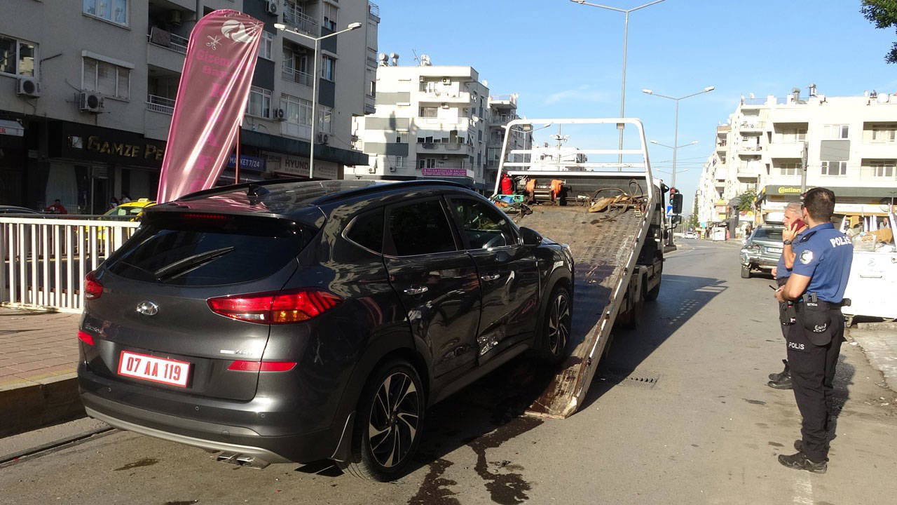 Muratpaşa Kaymakamı İhsan Kara trafik kazası geçirdi