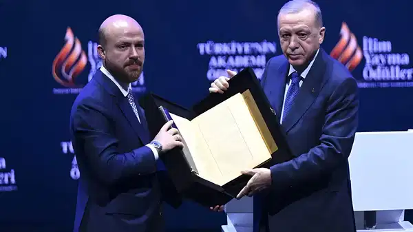 'Tayyip Erdoğan solu bile dönüştürdü'