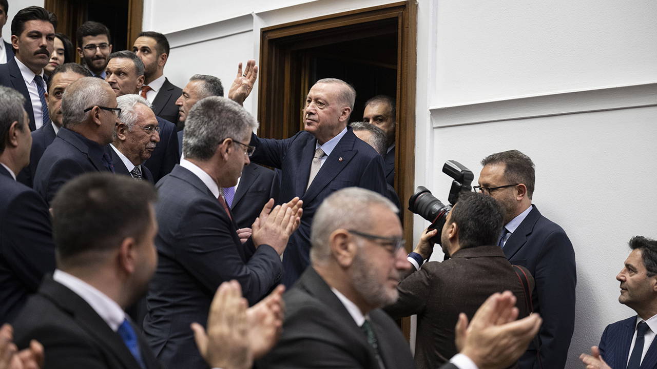 Çok konuşulacak AKP kulisi: 'Parti içinde operasyon borsası ve rüşvet ağı iddiası...'