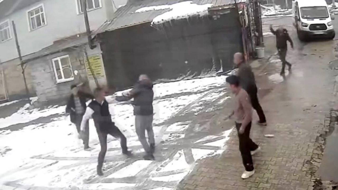 Elazığ'daki kavga, tuvaletini duvara yapan yolcu nedeniyle çıkmış