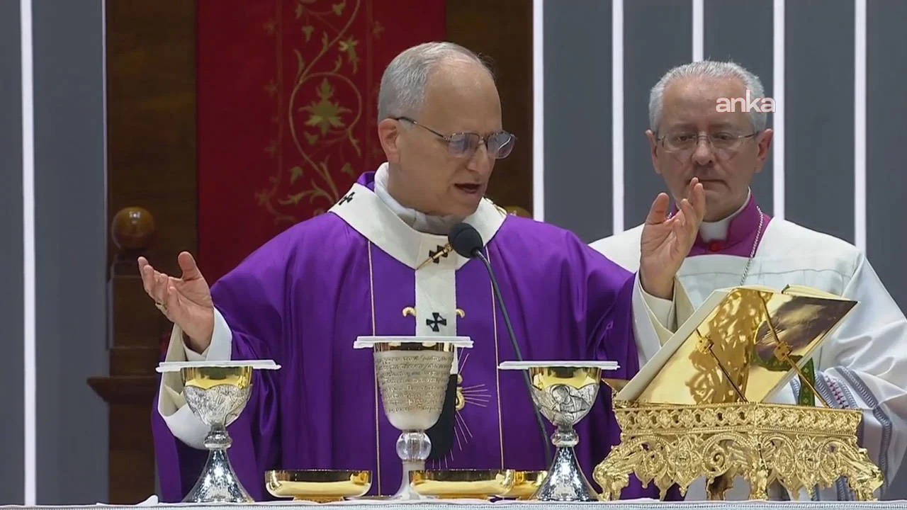 Papa 14. Leo, Volkswagen Arena'da düzenlenen ayini yönetti