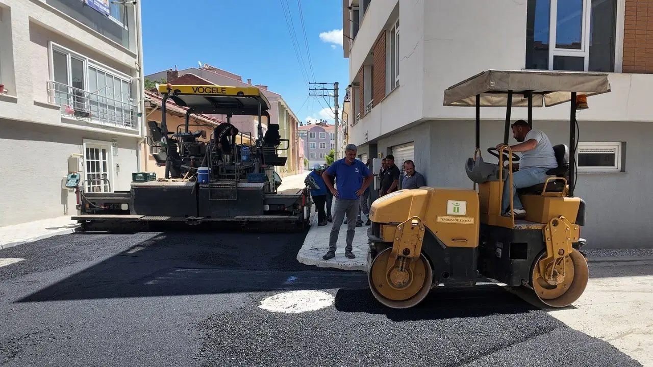 Ertuğrulgazi Mahallesi'nde asfalt çalışmaları sürüyor