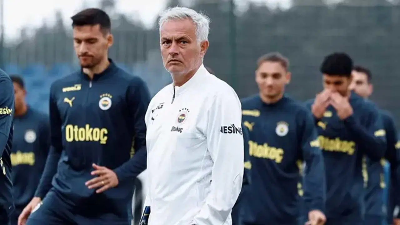Fenerbahçe'de 3 isimle ayrılık kararı