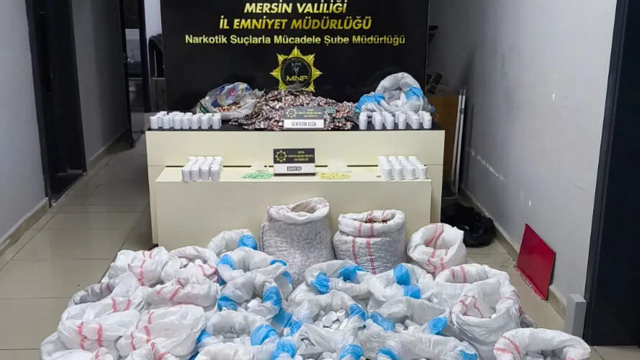 Minibüsten binlerce hap çıktı: 2 kişi tutuklandı
